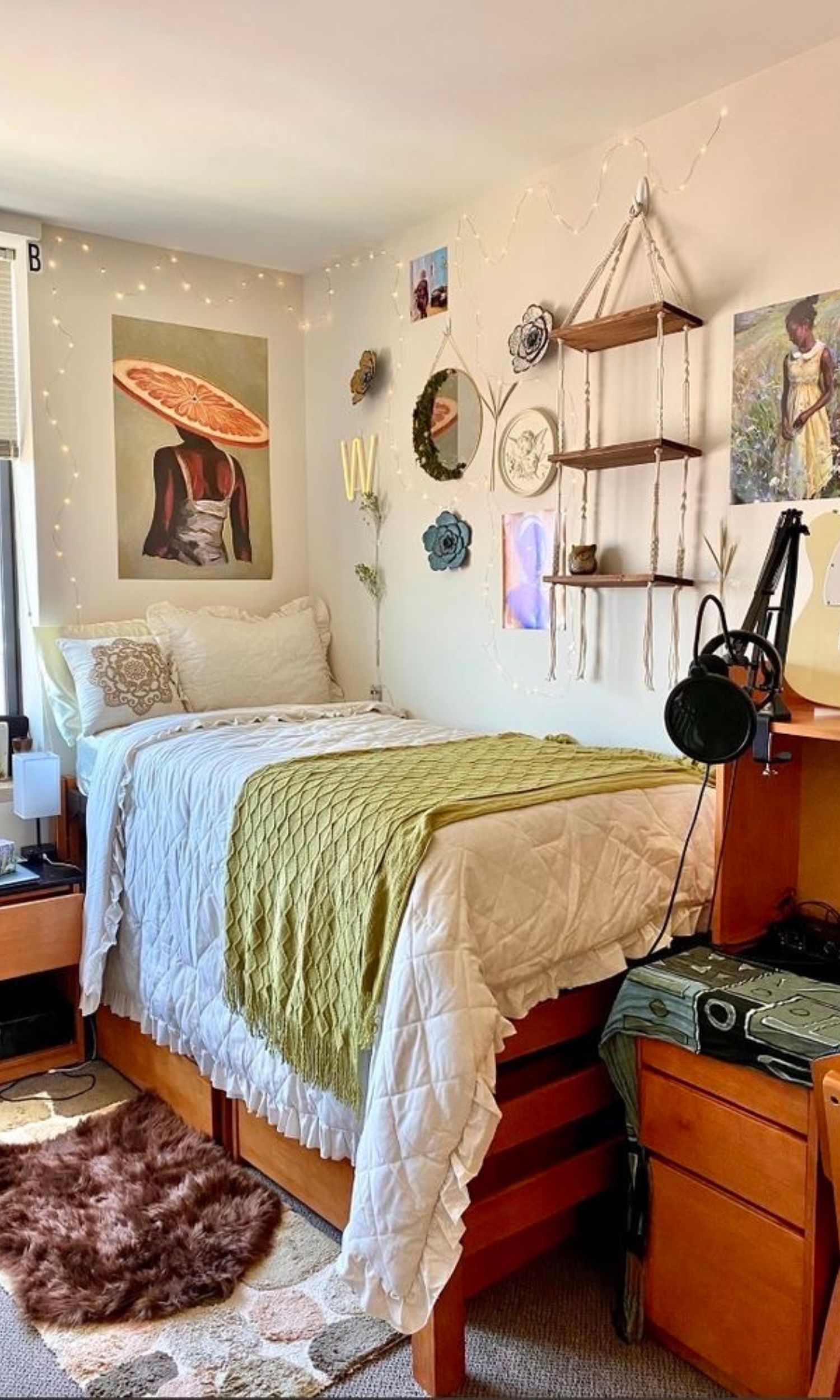 17 Cutest Small Dorm Room Ideas For Girls in 2023