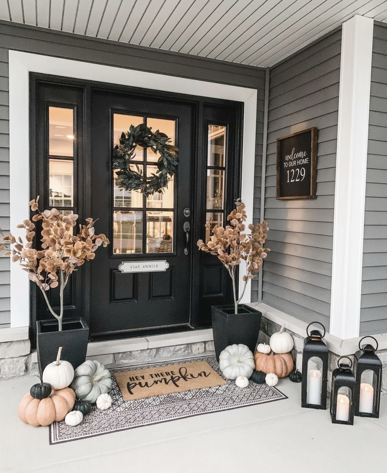 25 Fall Porch Decorating Ideas For a Cozy and Welcoming Entrance