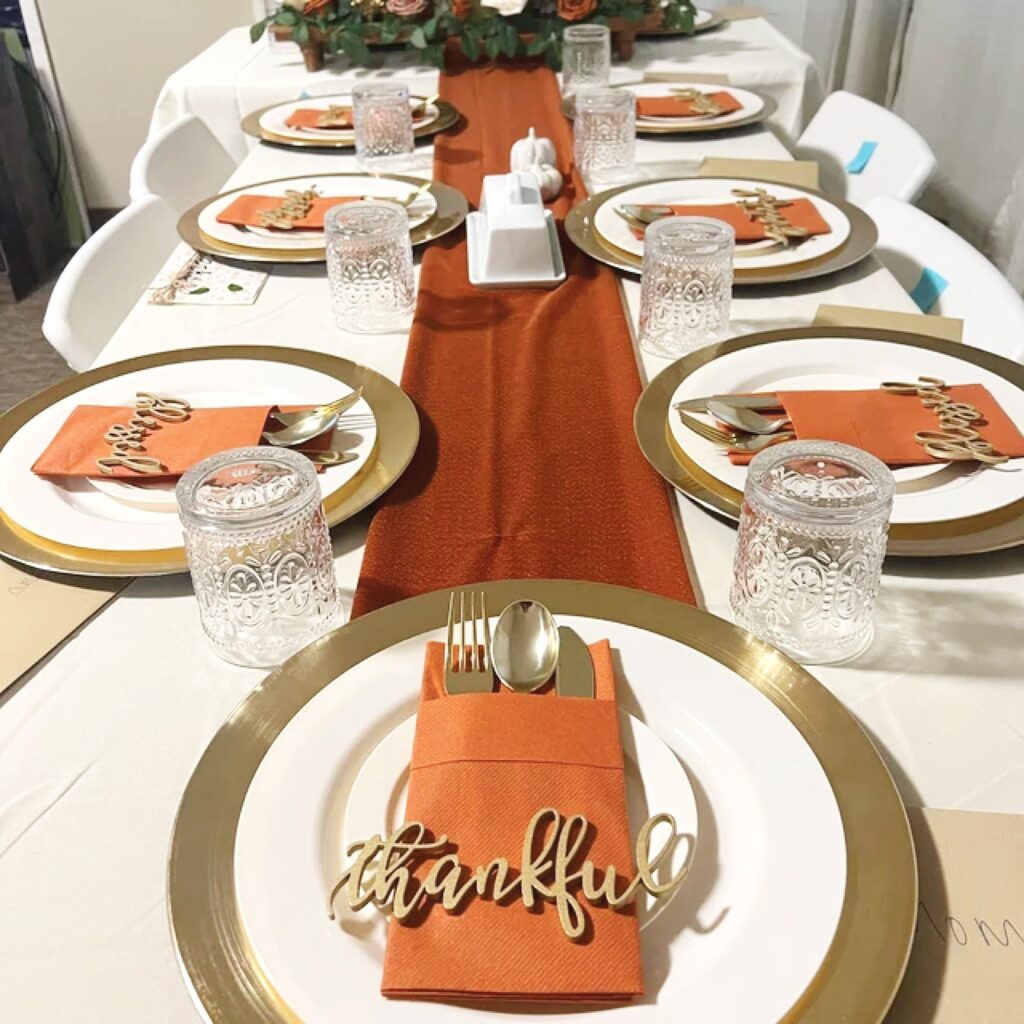 Thanksgiving table settings 2023