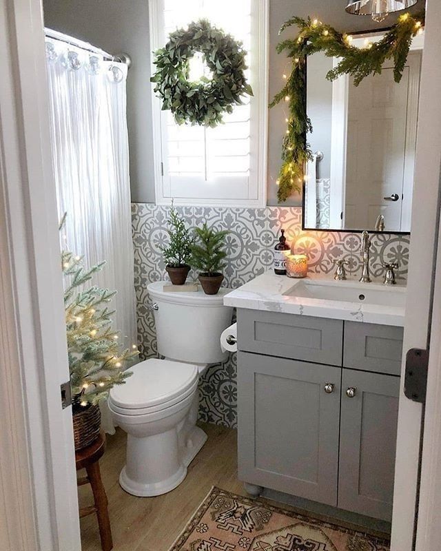 Bathroom Christmas decor