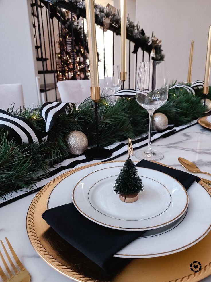 christmas table setting 2023