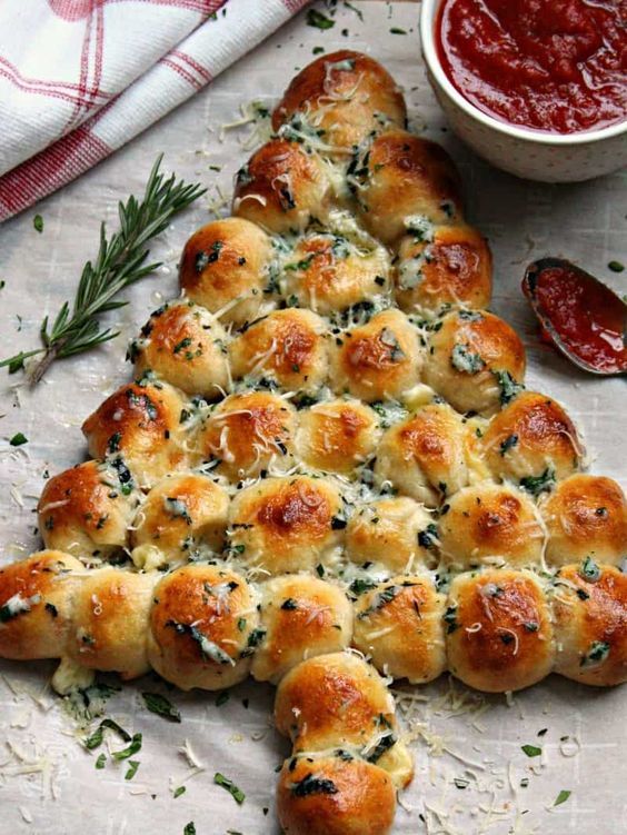 Cheesy Christmas Tree Bread