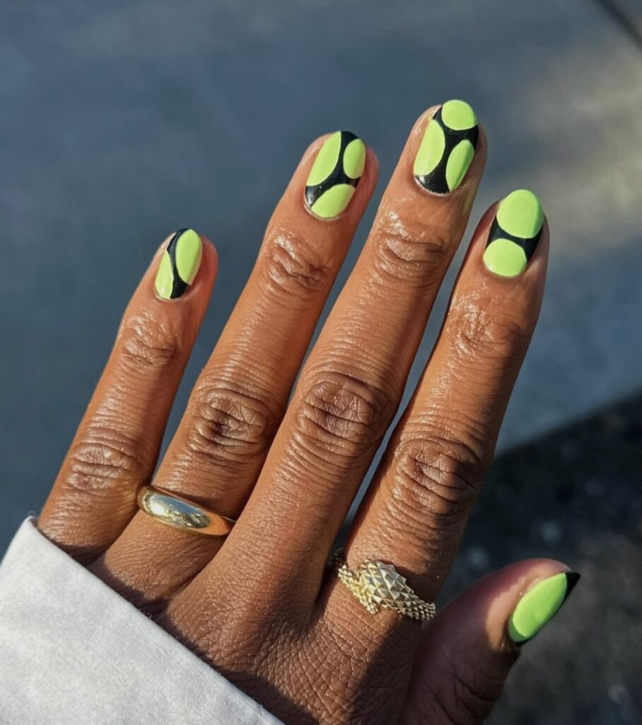 simple summer nails short