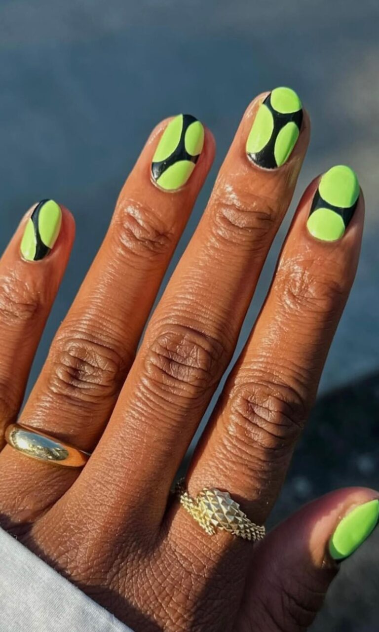 short summer nails 2025