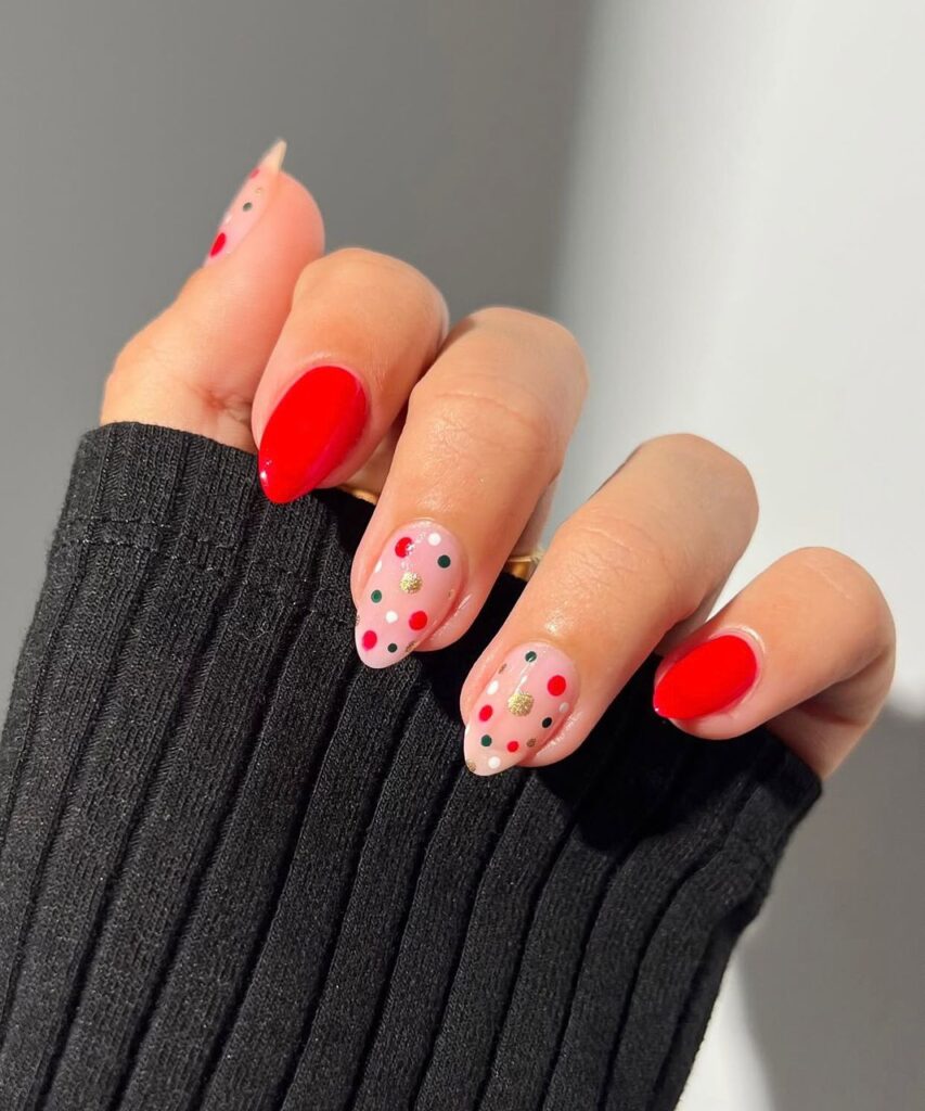 red christmas nails short