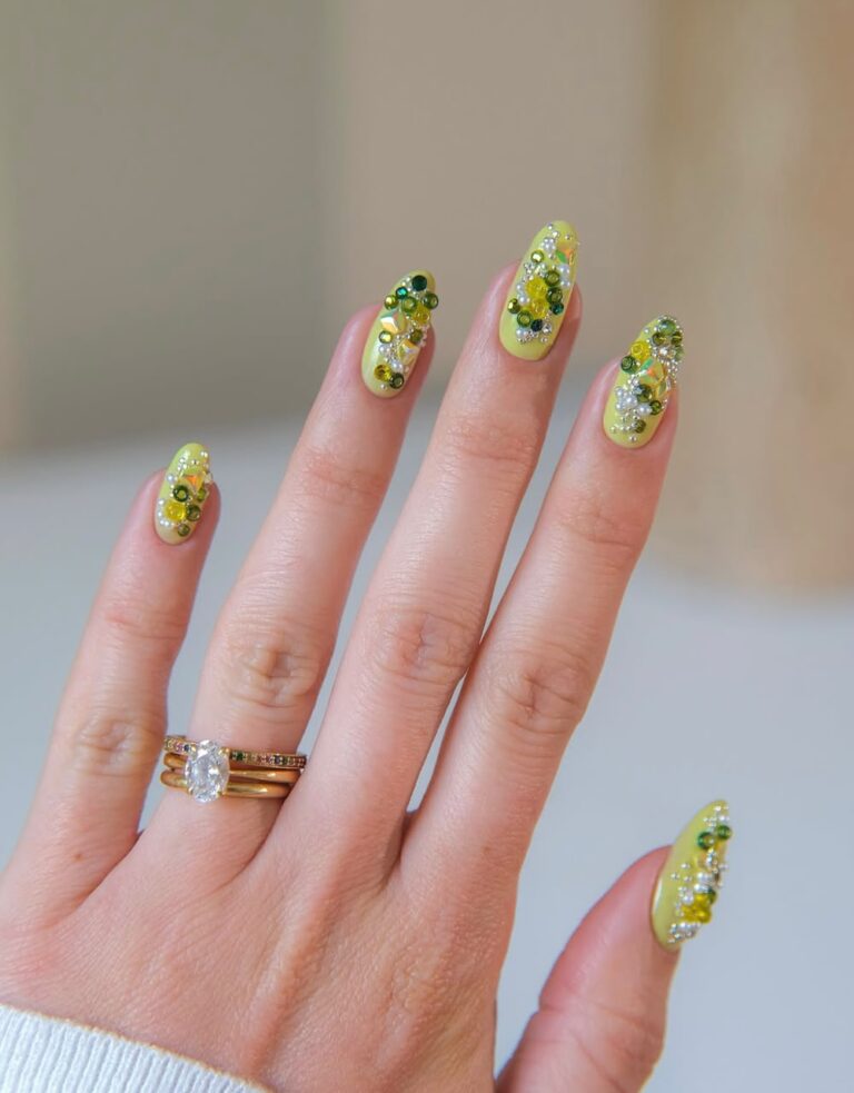 trendy august nail designs